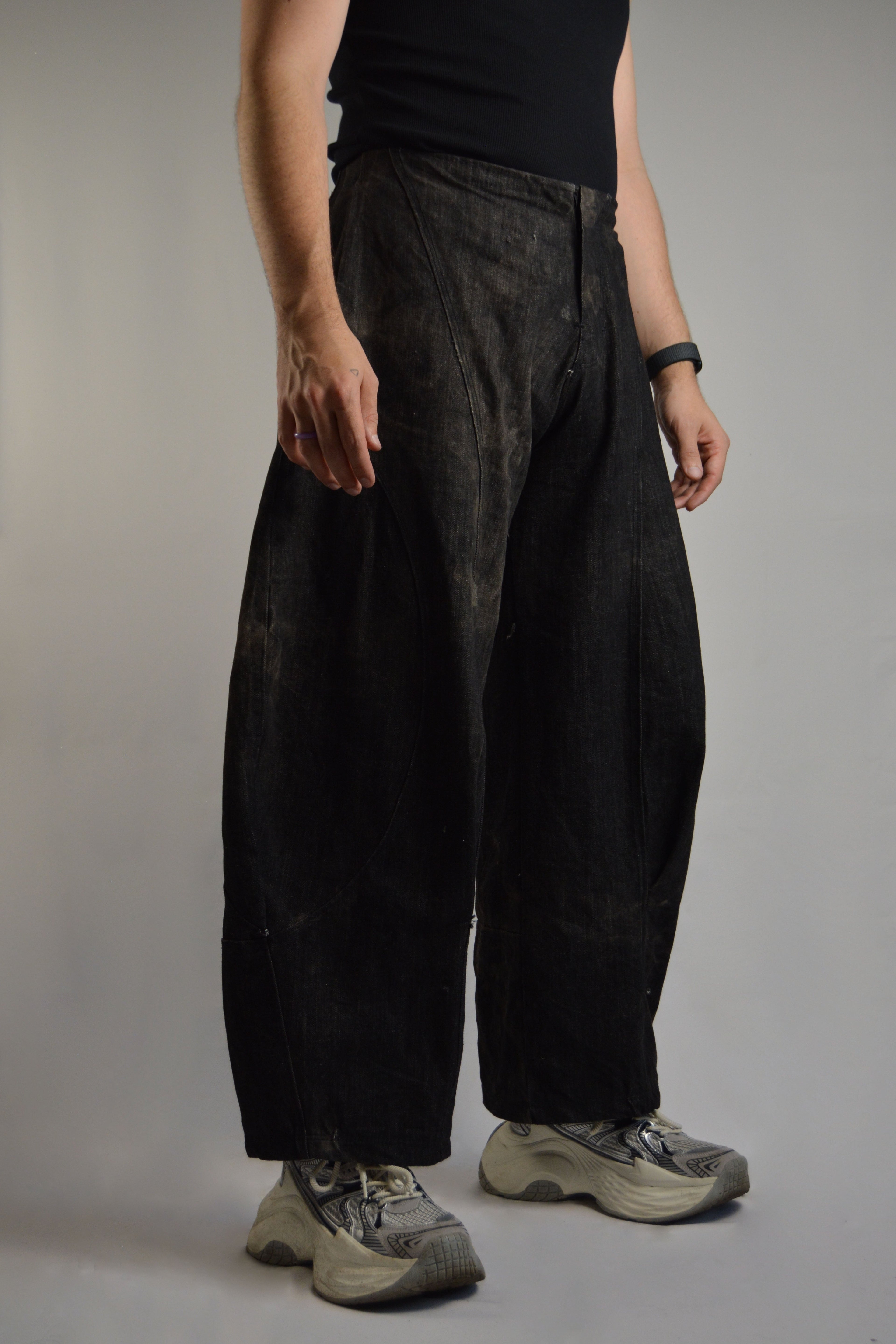 Deconstructed Ballon fit Jeans