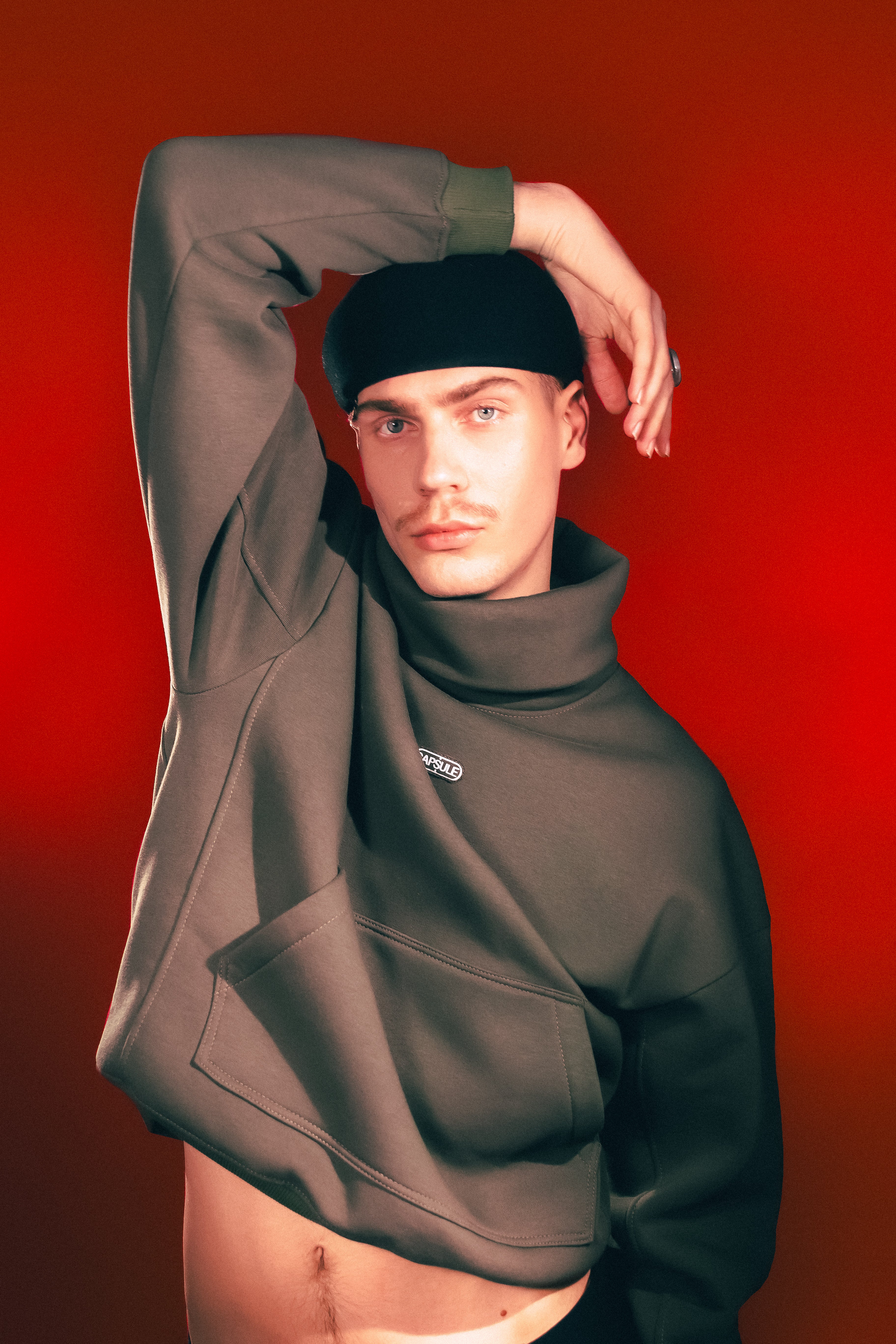 T-NECK SWEATSHIRT