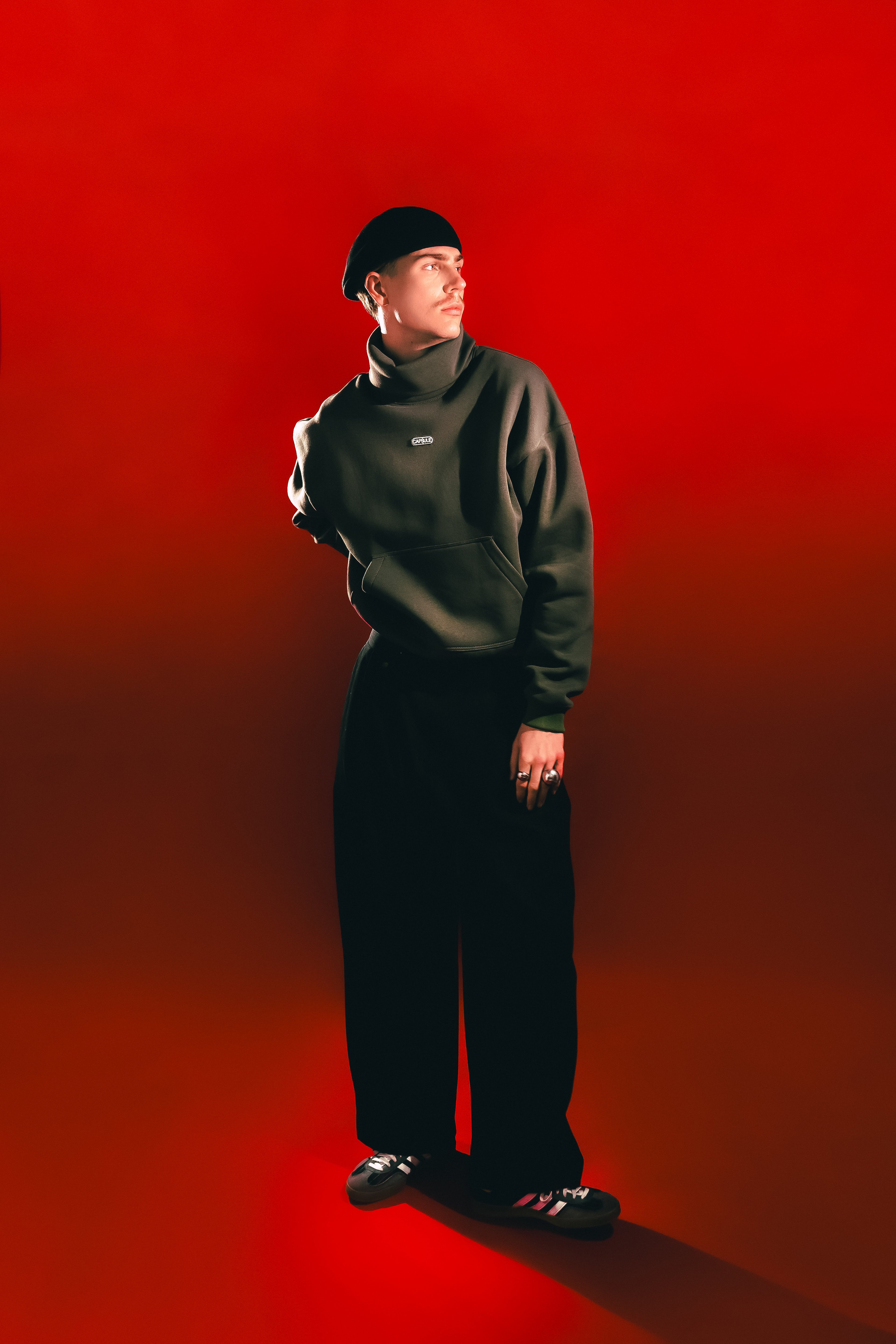 T-NECK SWEATSHIRT